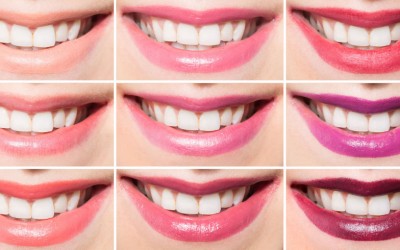 Бои на кармини кои прават вашите заби да изгледаат побело