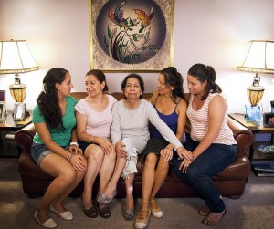 Оваа фотографка има една цел: да ги обедини луѓето со своите фотографии