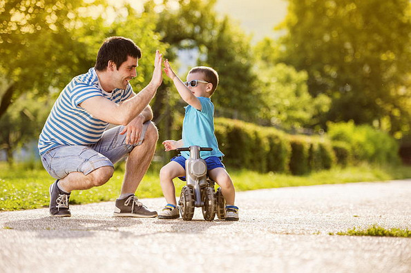 9 работи кои ги прави одговорниот татко