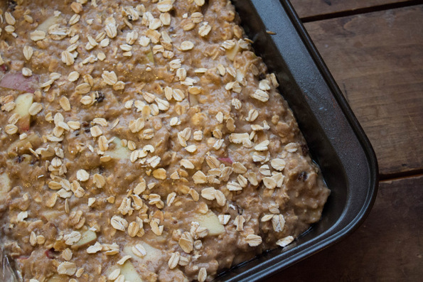 Печени енергетски плочки со јаболка и овес