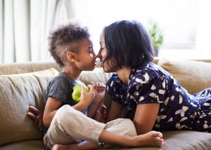 Оваа фотографка има една цел: да ги обедини луѓето со своите фотографии