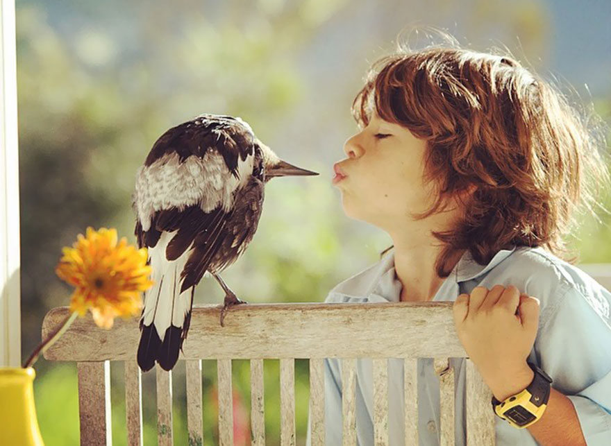 Едно семејство ѝ го спасило животот на една страчка, а таа сега им е најдобар пријател и не сака да ги напушти