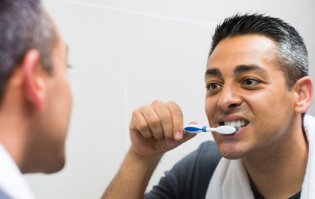 6 грешки кои ги правите при миењето на забите
