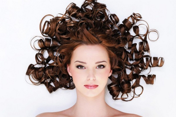 (3) Заштитете ја вашата коса од топлината така што ќе ја обликувате без да користите фен