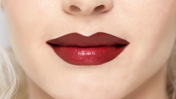 (7) Совети од Мерлин Монро: 5 чекори за неодоливи усни