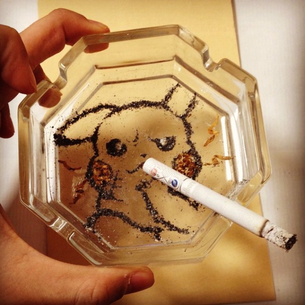 (5) Цигарите можеби убиваат, но овој артист прави убиствена уметност со нивната пепел