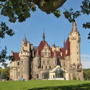 1.moshna-eden-od-najubavite-dvorci-vo-svetot-kafepauza.mk