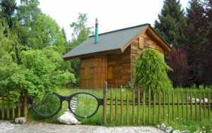 10.neverojatni-drveni-skulpturi-od-sekojdnevni-objekti-kafepauza.mk