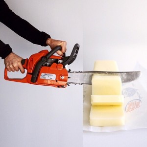 Креативен фотограф мудро спојува две фотографии во една. Резултатот е урнебесен!