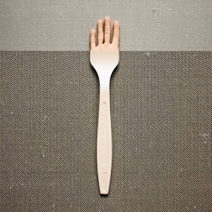 Креативен фотограф мудро спојува две фотографии во една. Резултатот е урнебесен!