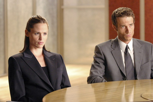 (4) 7 славни парови кои морале да продолжат да работат заедно откако раскинале