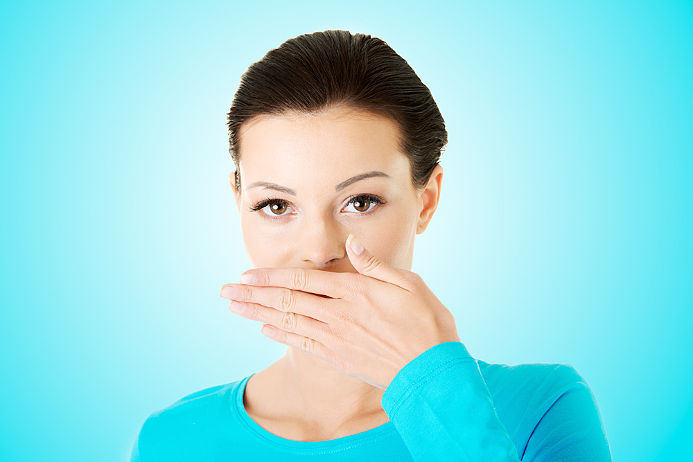 5 начини на кои можете да ја отстраните непријатната миризба од лук или кромид во вашата уста