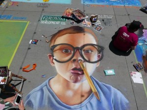 5.ulicite-kako-platno-za-festivalot-za-umetnost-so-kreda-kafepauza.mk