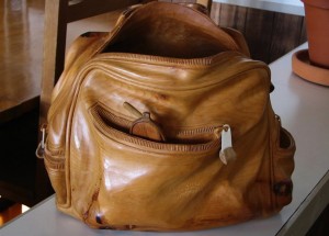 8.neverojatni-drveni-skulpturi-od-sekojdnevni-objekti-kafepauza.mk