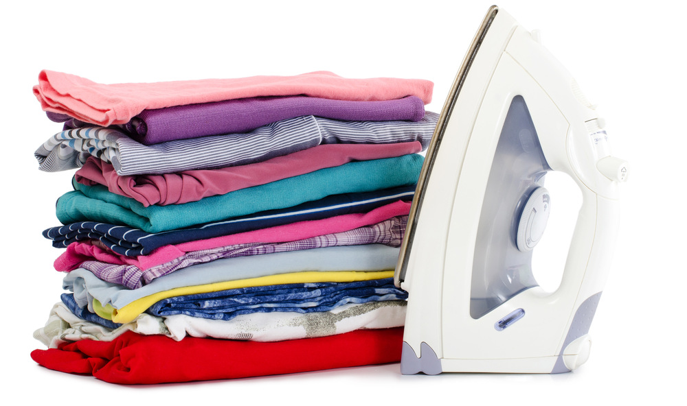 5 алтернативни начини да ја испеглате облеката без употреба на пегла