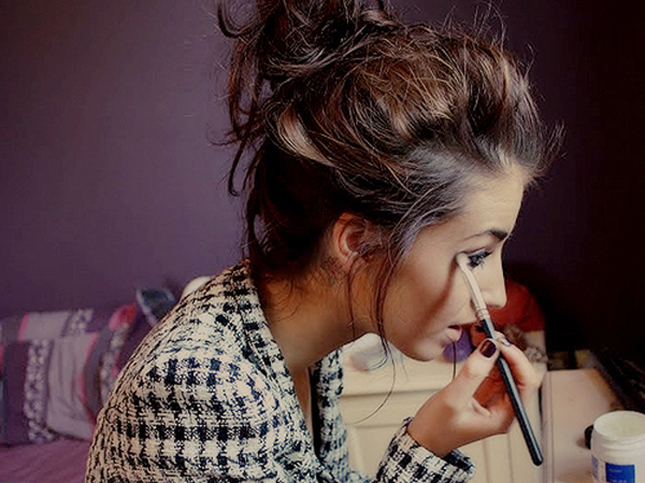 5-7-neobichni-raboti-koi-na-mazhite-im-se-dopagjaat-kaj-zhenite-www.kafepauza.mk_