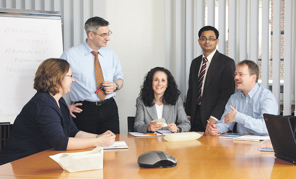 Четири начини кошто ќе ви покажат како да ја добиете почитта на работното место