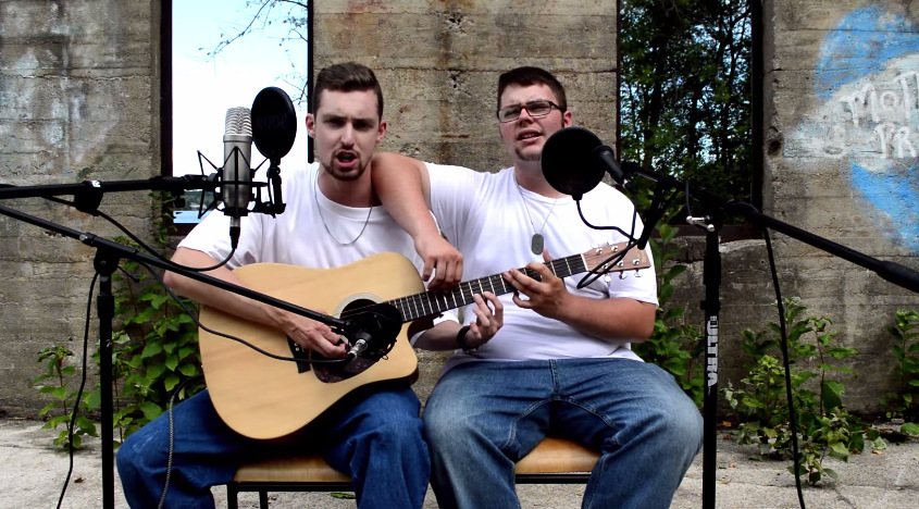 Двајца момци, една гитара и песна од Еминем