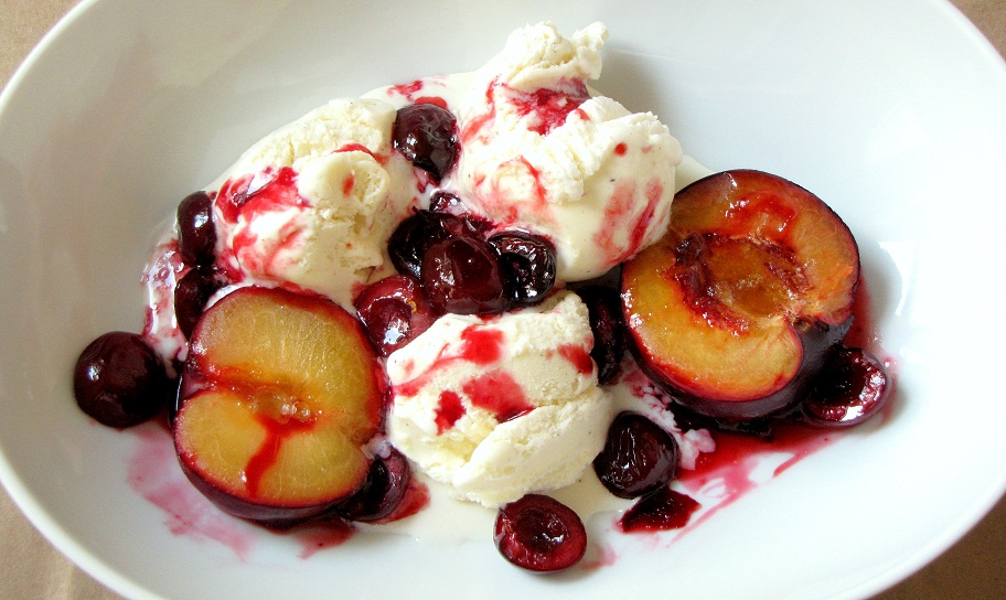 Хит септемвриски десерт: Печени сливи