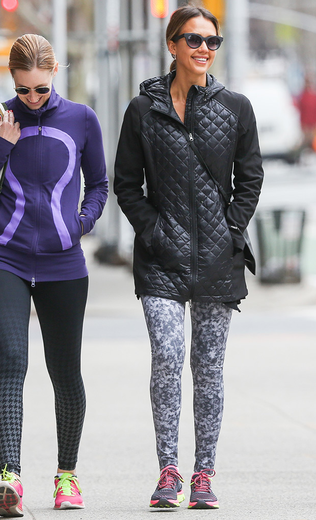 6-10-modni-kombinacii-na-dzhesika-alba-koi-site-sme-posakale-da-gi-oblecheme-barem-ednash-www.kafepauza.mk_