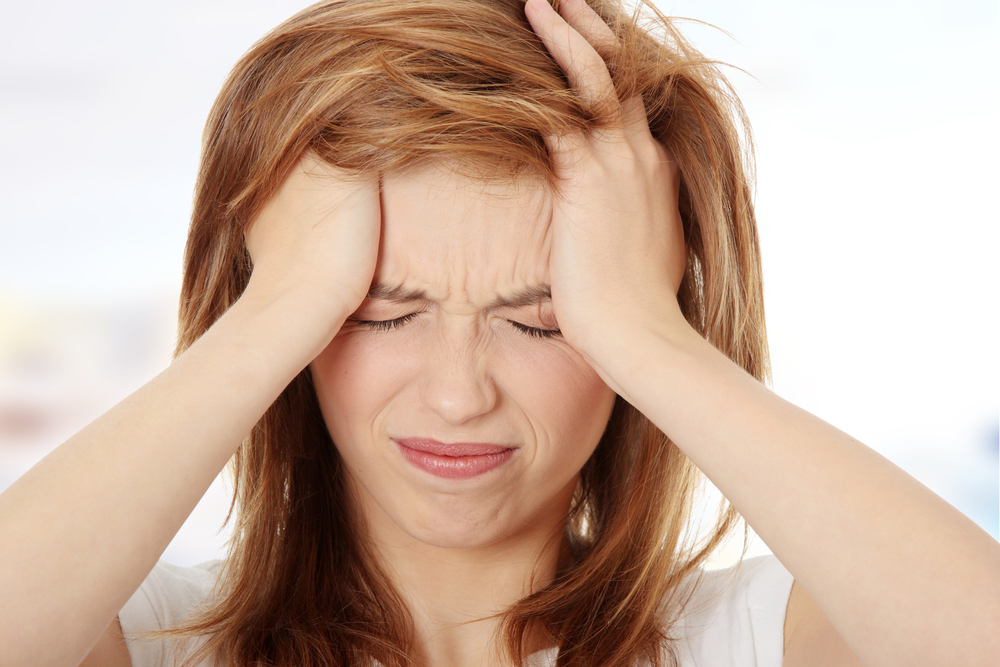 Немојте да ја игнорирате главоболката: 4 знаци кои укажуваат на сериозно заболување