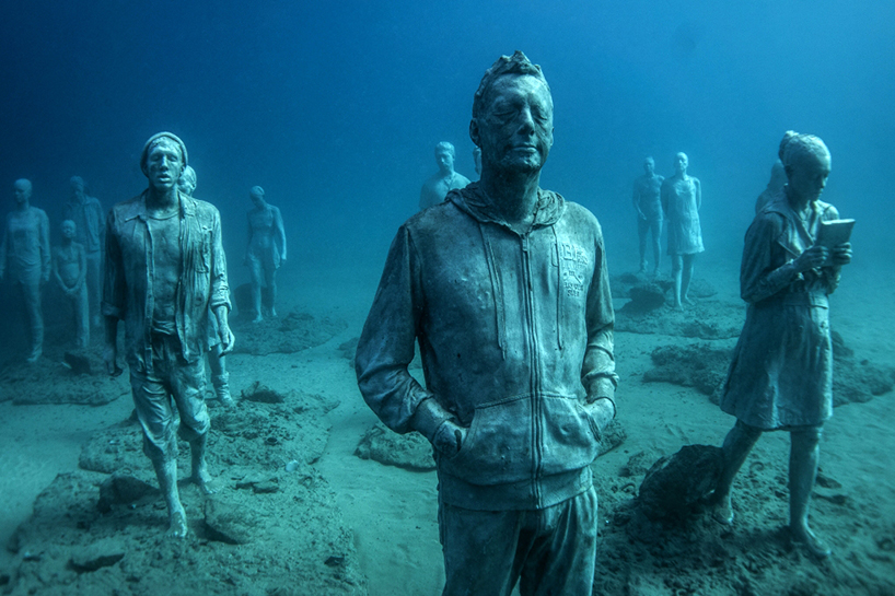 Надреалистички човечки скулптури во првиот подводен музеј во Европа