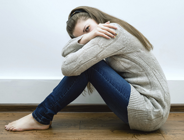 7 суптилни начини на кои флертуваат срамежливите луѓе 