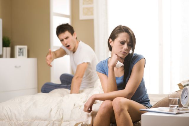 4 сигурни знаци дека вашиот партнер ве изневерува
