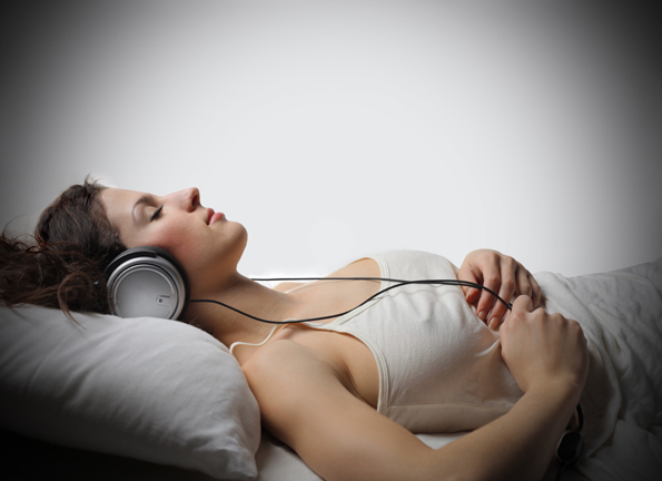 Дали музиката може да ни помогне да заспиеме