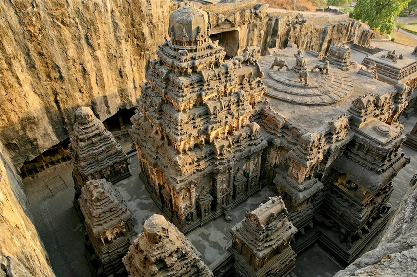 Храмот Каиласа во Индија: Неуништлива планинска градба направена со непозната технологија