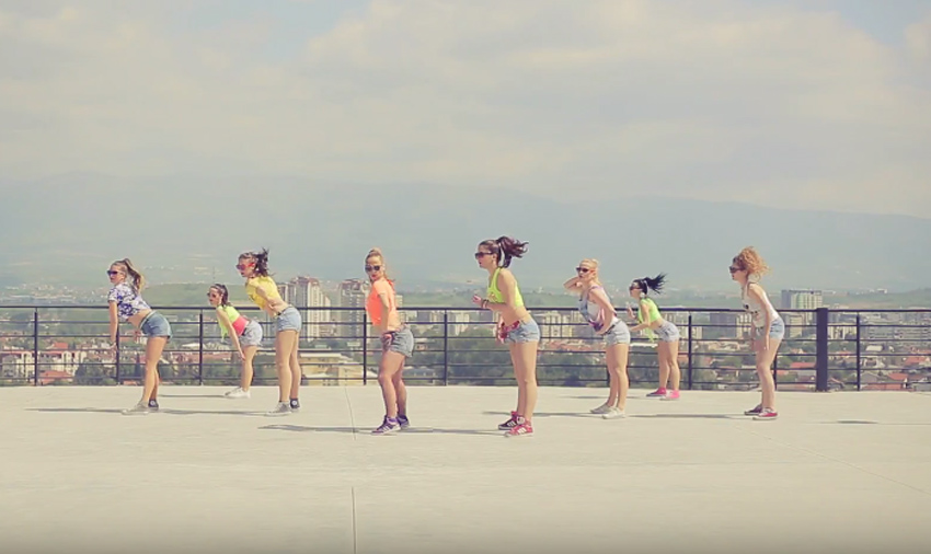 Македонки танцуваат во ритамот на Куба