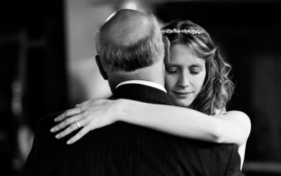 Свадбени фотографии кои ја прикажуваат нераскинливата врска помеѓу таткото и ќерката