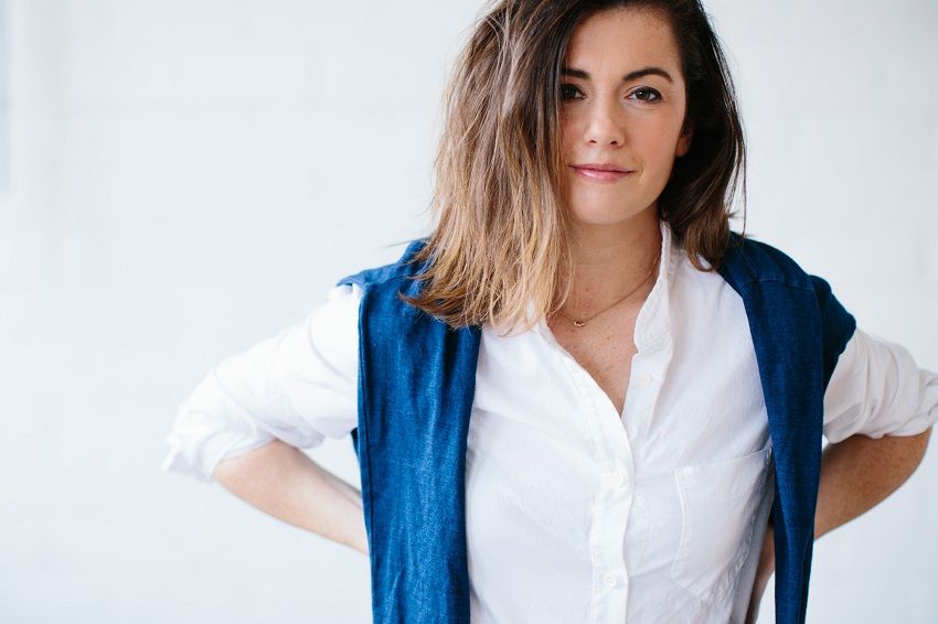 Зошто копчињата на машките и женските кошули се на спротивини страни?