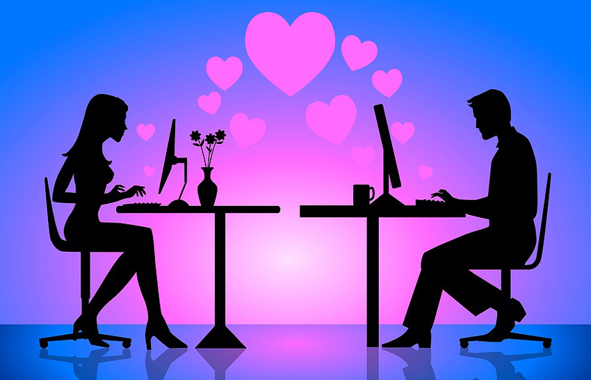 10 начини на кои Фејсбук го уништува вашиот љубовен живот
