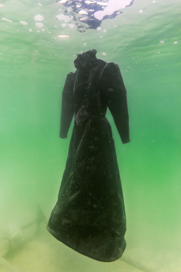 Артист потопил фустан во Мртво Море и по 2 месеца резултатот бил неверојатен!