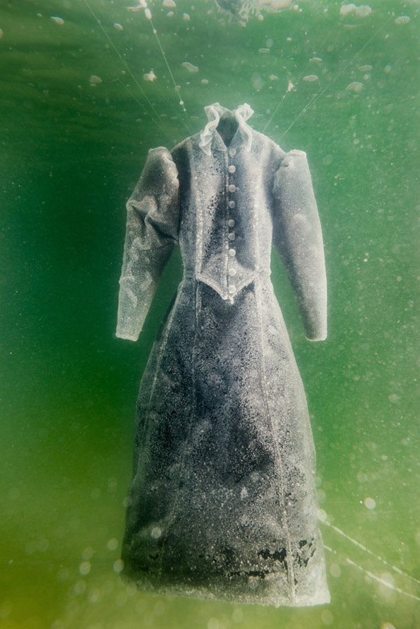 Артист потопил фустан во Мртво Море и по 2 месеца резултатот бил неверојатен!