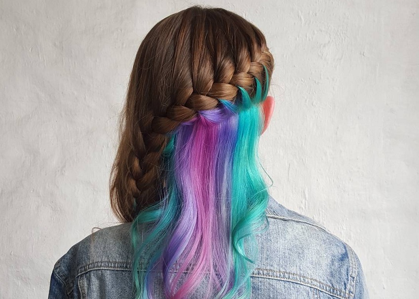 Само за храбри девојки: Скриено виножито во косата е најновиот моден тренд!