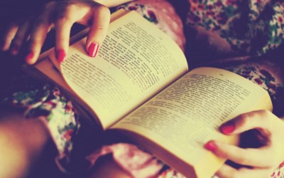 8 едноставни совети кои ќе ви помогнат да читате повеќе