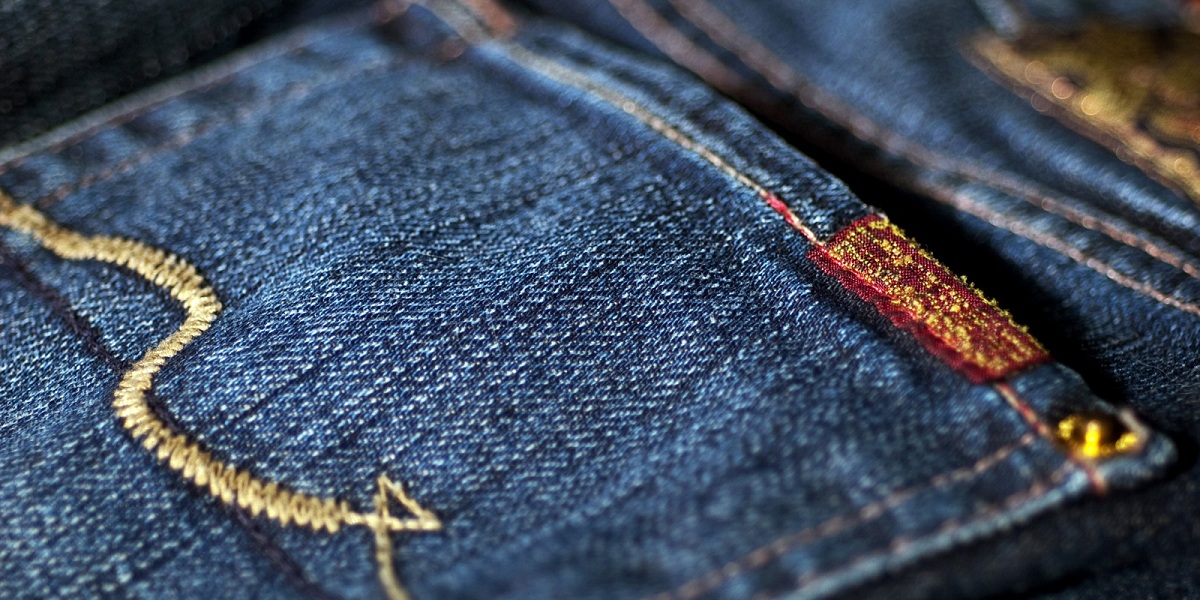 Еве кој е најдобриот начин да ги перете вашите фармерки