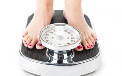 Научно докажани причини кои објаснуваат зошто постојано се дебелеете