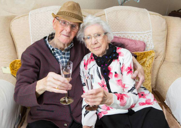 Тајната на здравата љубовна врска: По 84 години заедно тие сѐ уште се сакаат како првиот ден