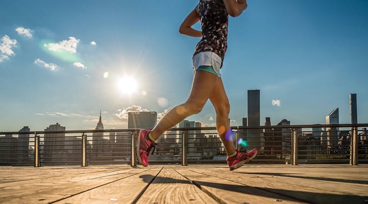 Науката докажува дека трчањето не им штети на вашите колена