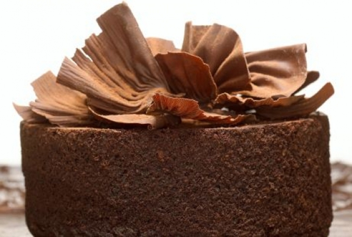 Вкусна зимска торта: Чоколадна фантазија со цимет