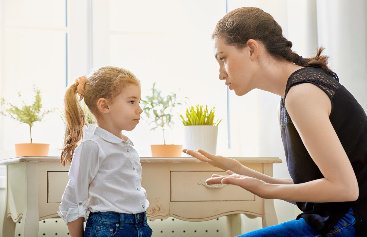 8 реченици кои родителите не треба никогаш да им ги кажат на нивните деца