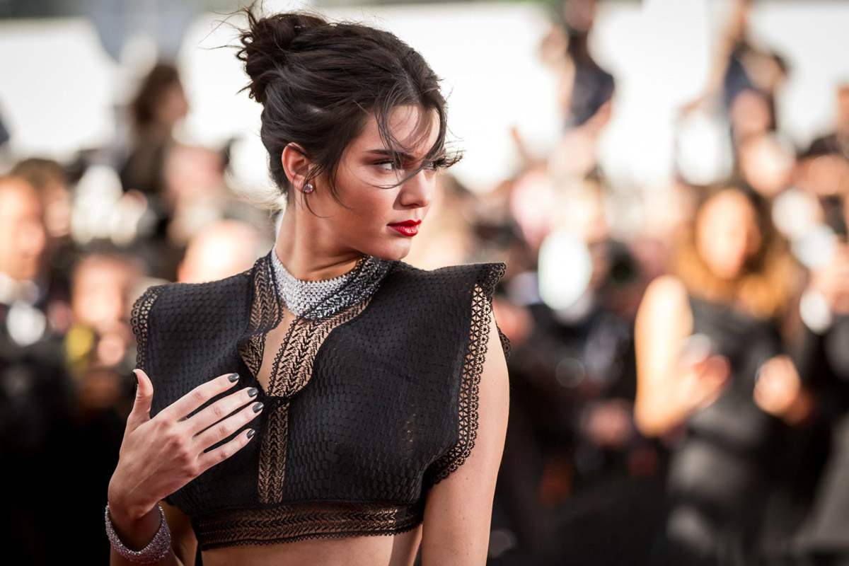 1-dokolku-nemavte-inspiracija-11-idei-za-praznichni-frizuri-www.kafepauza.mk_