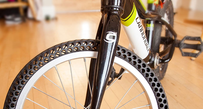(1) Постојат нови безвоздушни гуми за велосипеди што никогаш нема да ви се дупнат