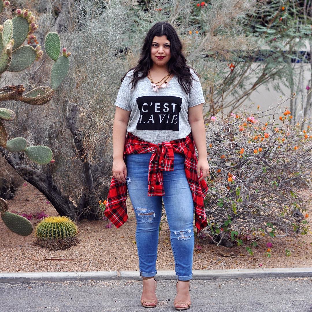 (10) Како да одберете соодветни тесни фармерки ако сте девојка со облини?