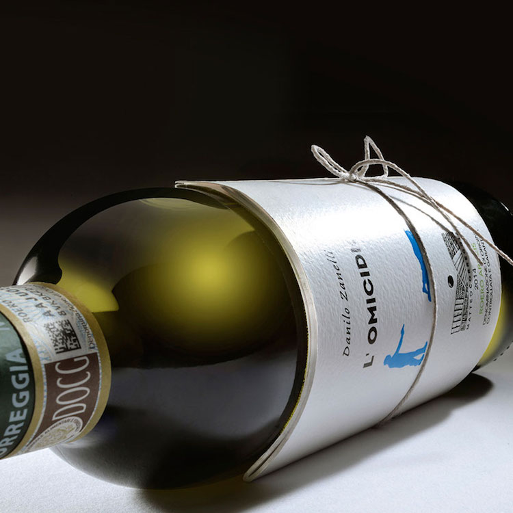 Иновативни шишиња: Читајте додека пиете вино
