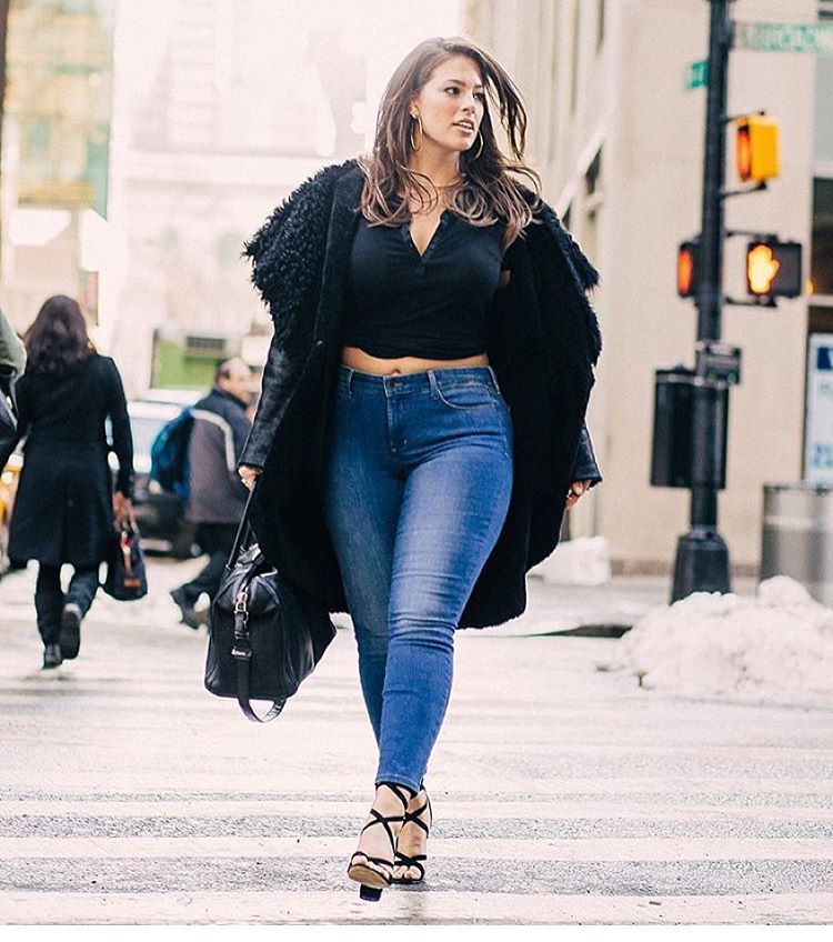 (4) Како да одберете соодветни тесни фармерки ако сте девојка со облини?