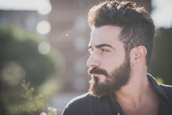 10 причини зошто жените сакаат мажи со брада